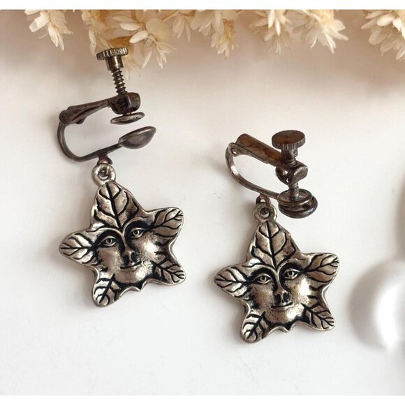 Textured Tree Spirit Vintage Star & leaf Silver T Pewter Screw Back Earrings - Picture 1 of 9
